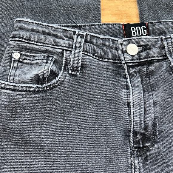 Woman’s BDG Kick Flare High Rise Cropped Jeans Size 26 - Picture 8 of 16